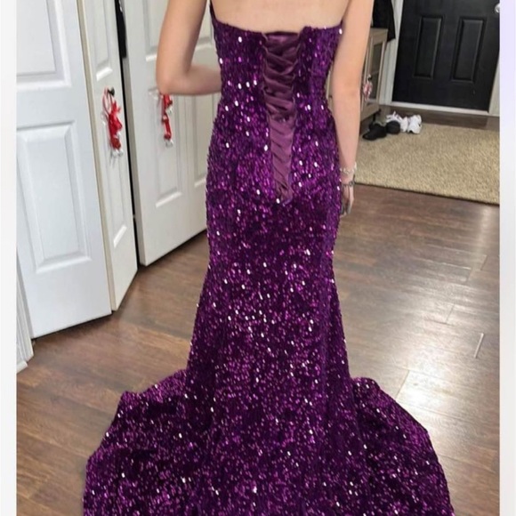 Prom Dress - Picture 2 of 5